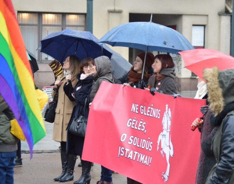 Kovo 8-ajai – veiksmo savaitė už moterų teises: socialdemokratės ragina Lietuvos vyriausybę nenusišalinti